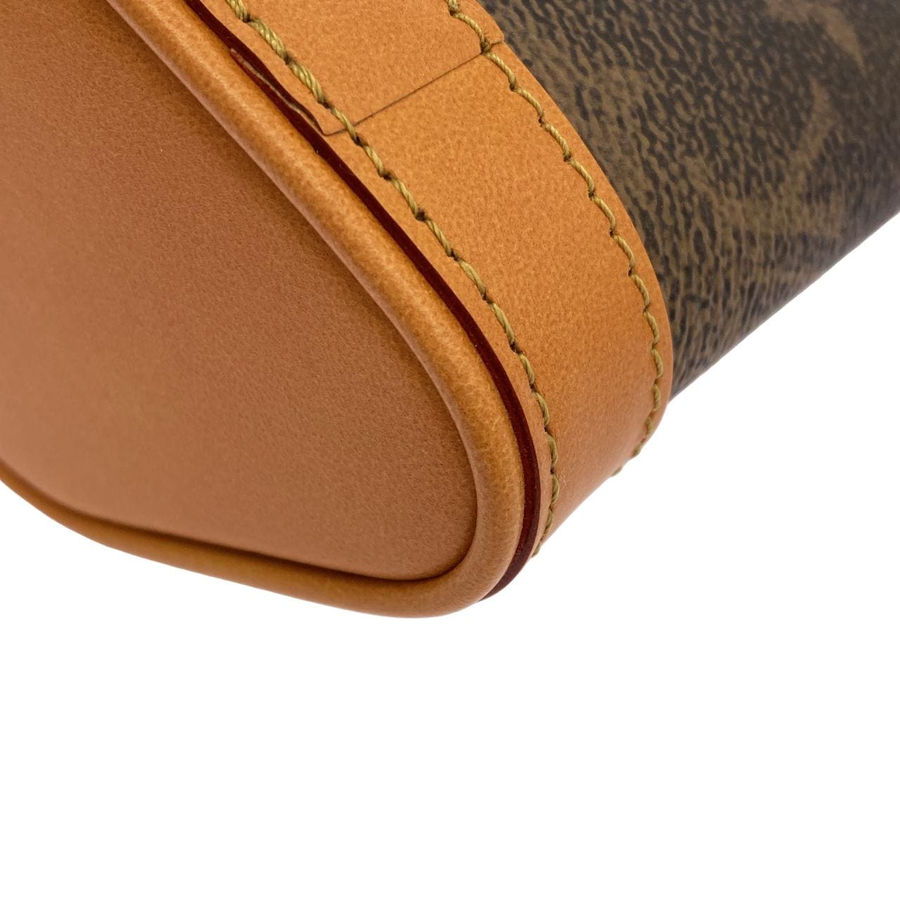 LOUIS VUITTON M11629 Pouch Monogram 3