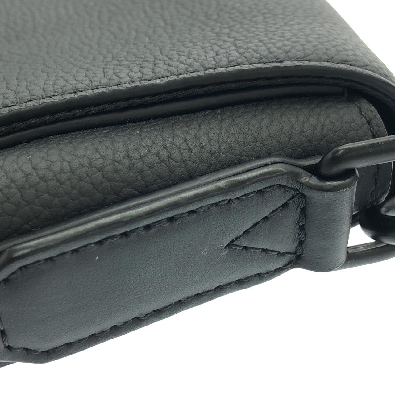 LOUIS VUITTON M11599 肩背包 羊皮 4
