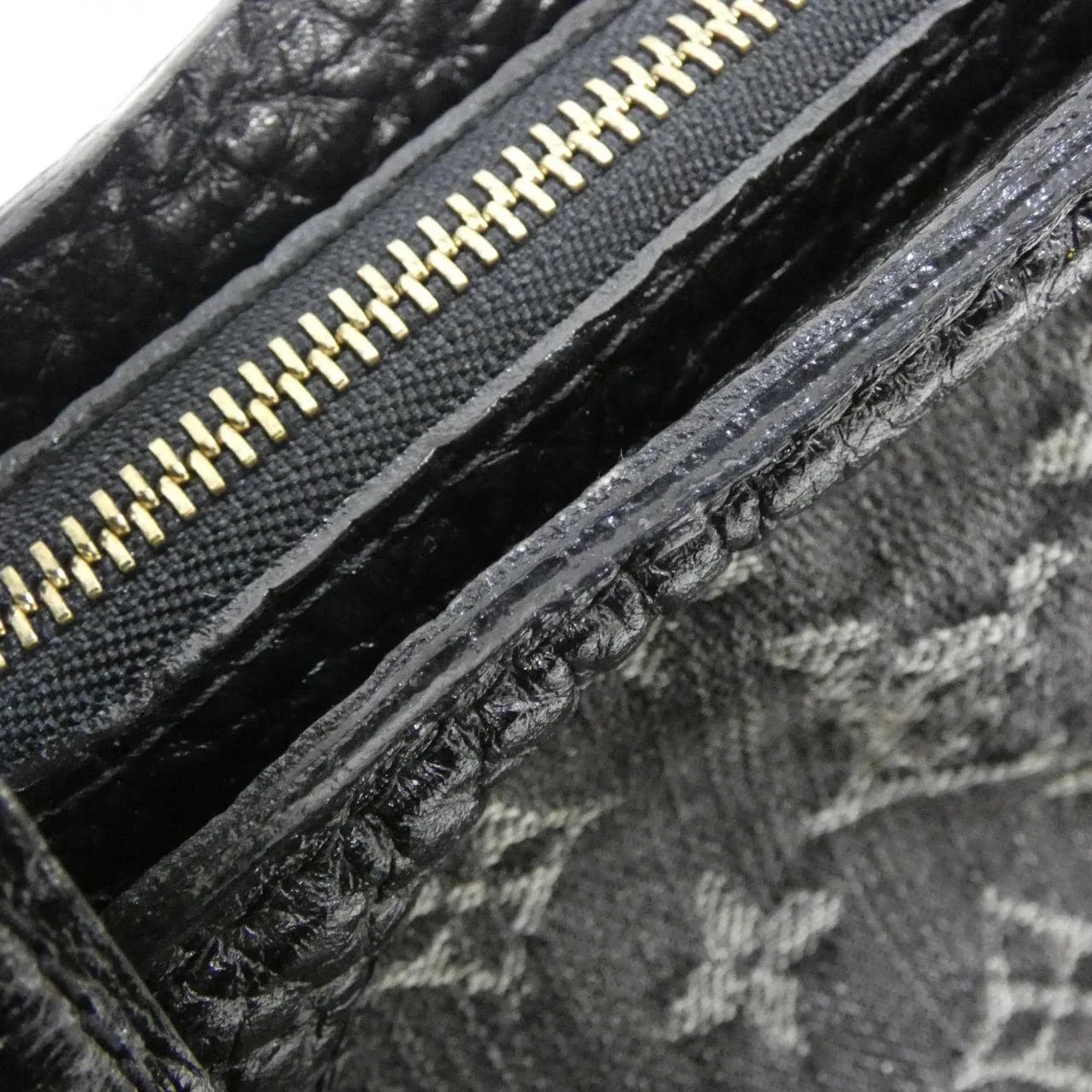 LOUIS VUITTON M95608 Shoulder Monogram 4