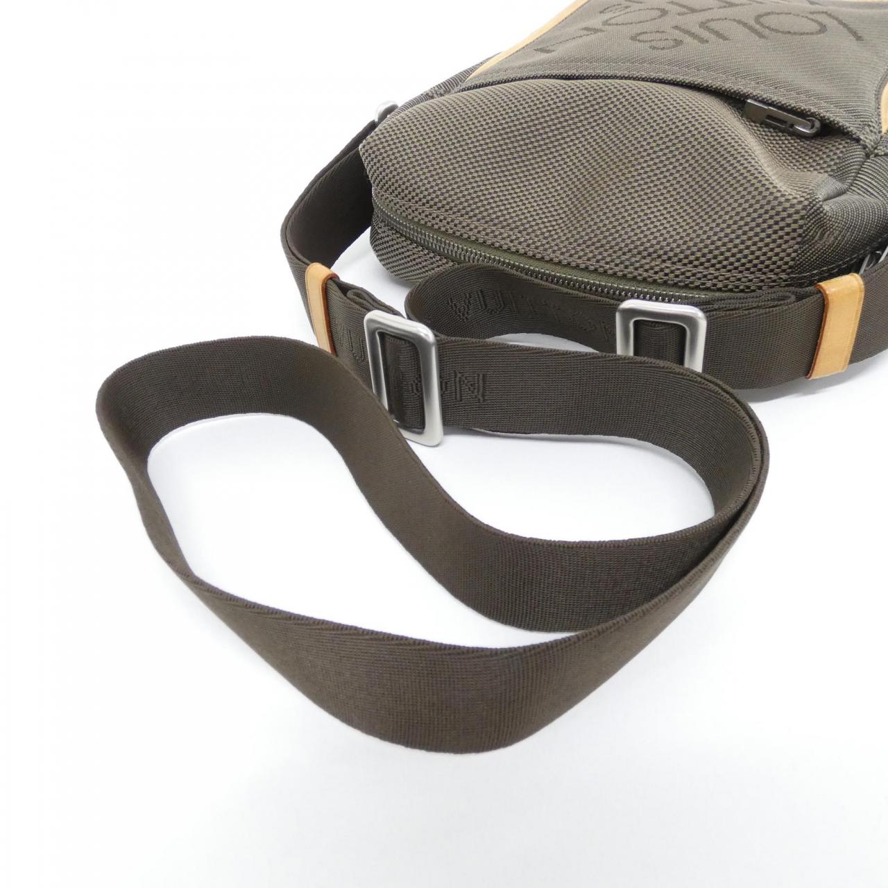 LOUIS VUITTON M93040 肩背包 Damier 4