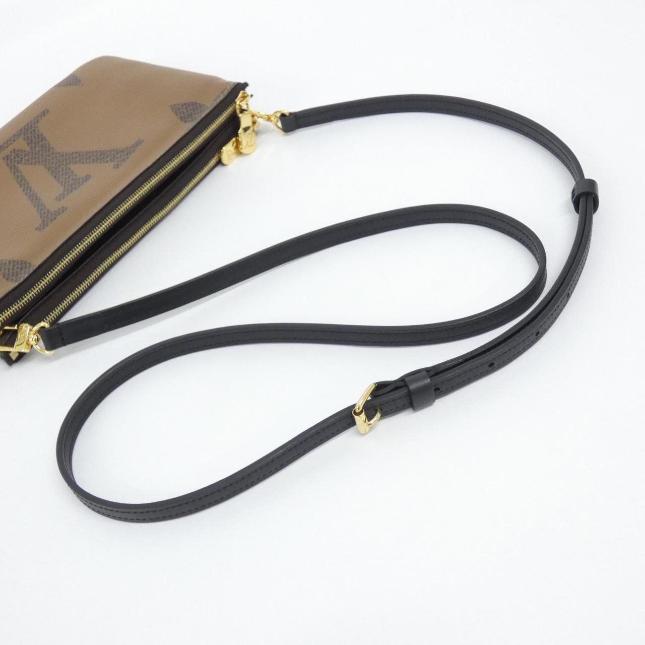 LOUIS VUITTON Pochette M69203 Shoulder Monogram 4