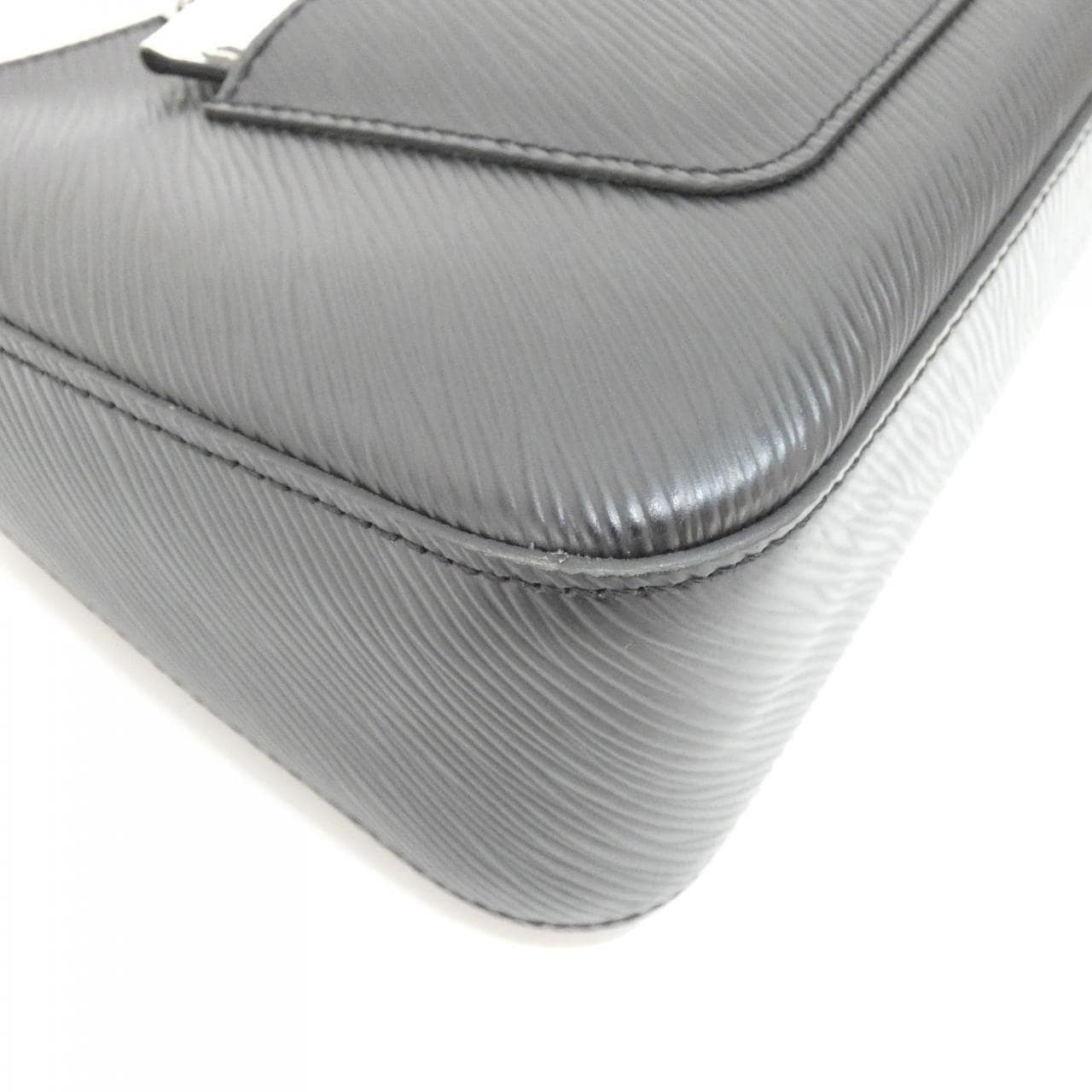 LOUIS VUITTON M80689 Shoulder Epi 3