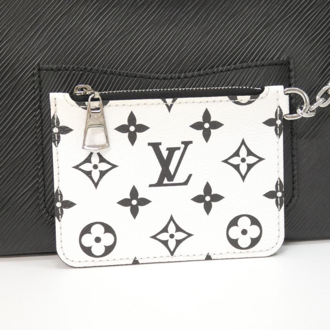 LOUIS VUITTON M80689 Shoulder Epi 4