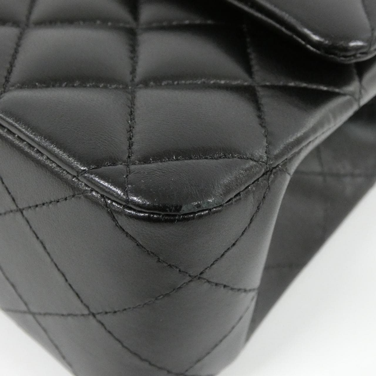 CHANEL Matelasse 1112 Shoulder Lambskin 3
