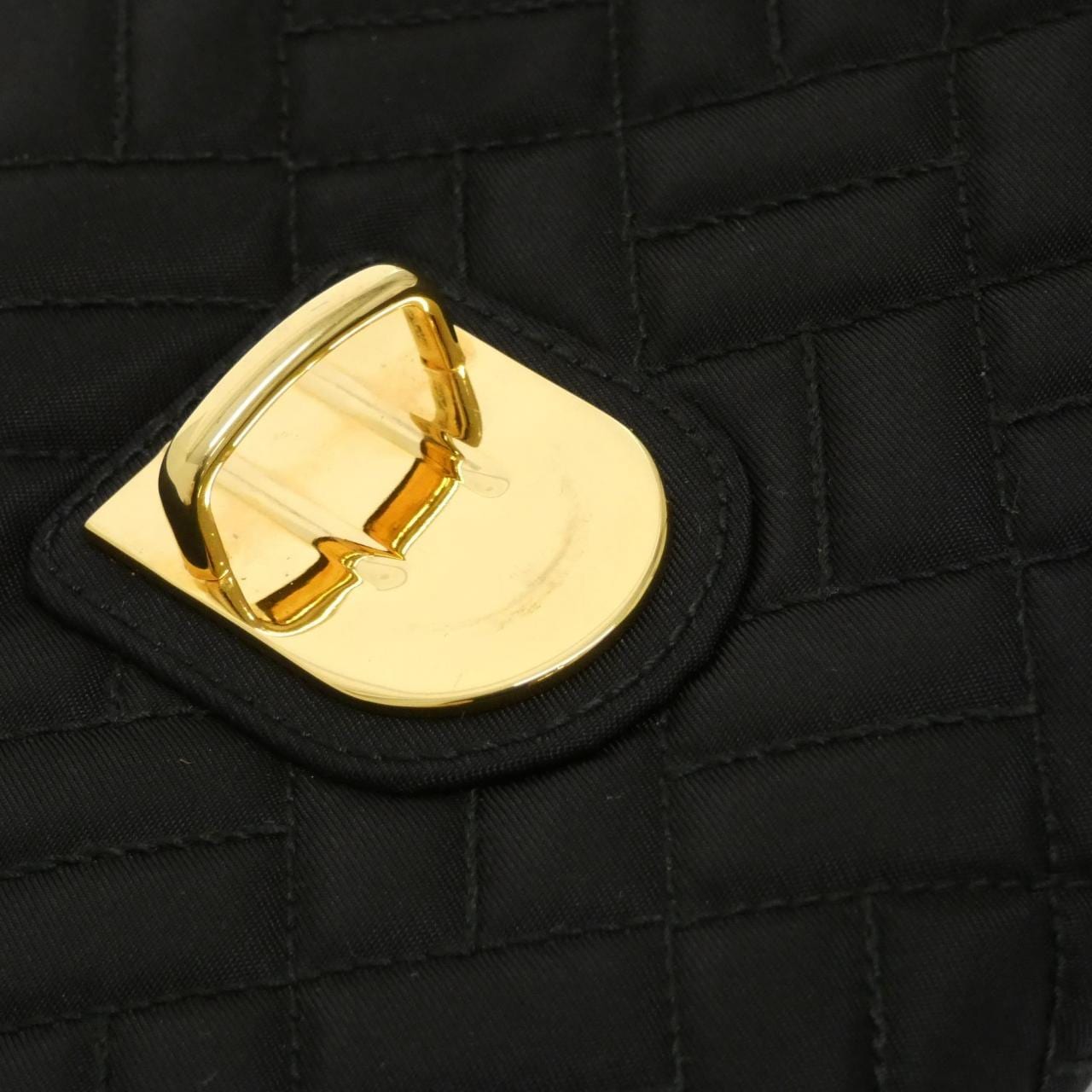 PRADA BP0584 肩背包 4