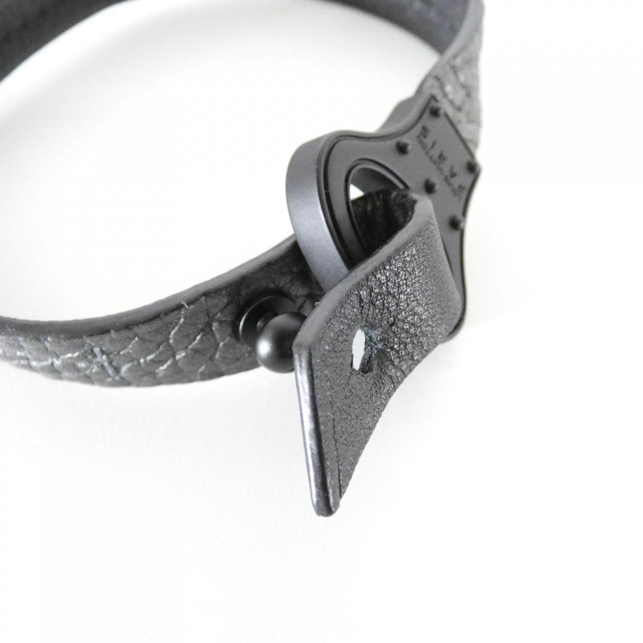 LOUIS VUITTON M6165E Accessories 3