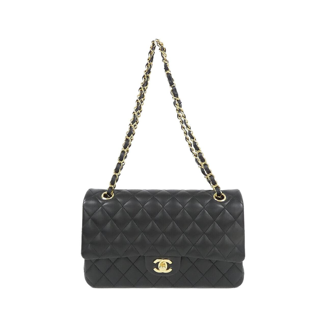 CHANEL Matelasse 1112 Shoulder Lambskin