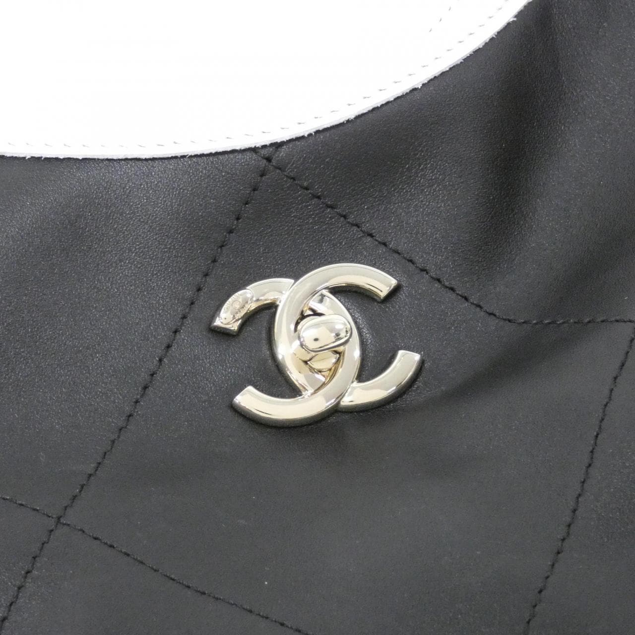 CHANEL AS5466 手提包 4