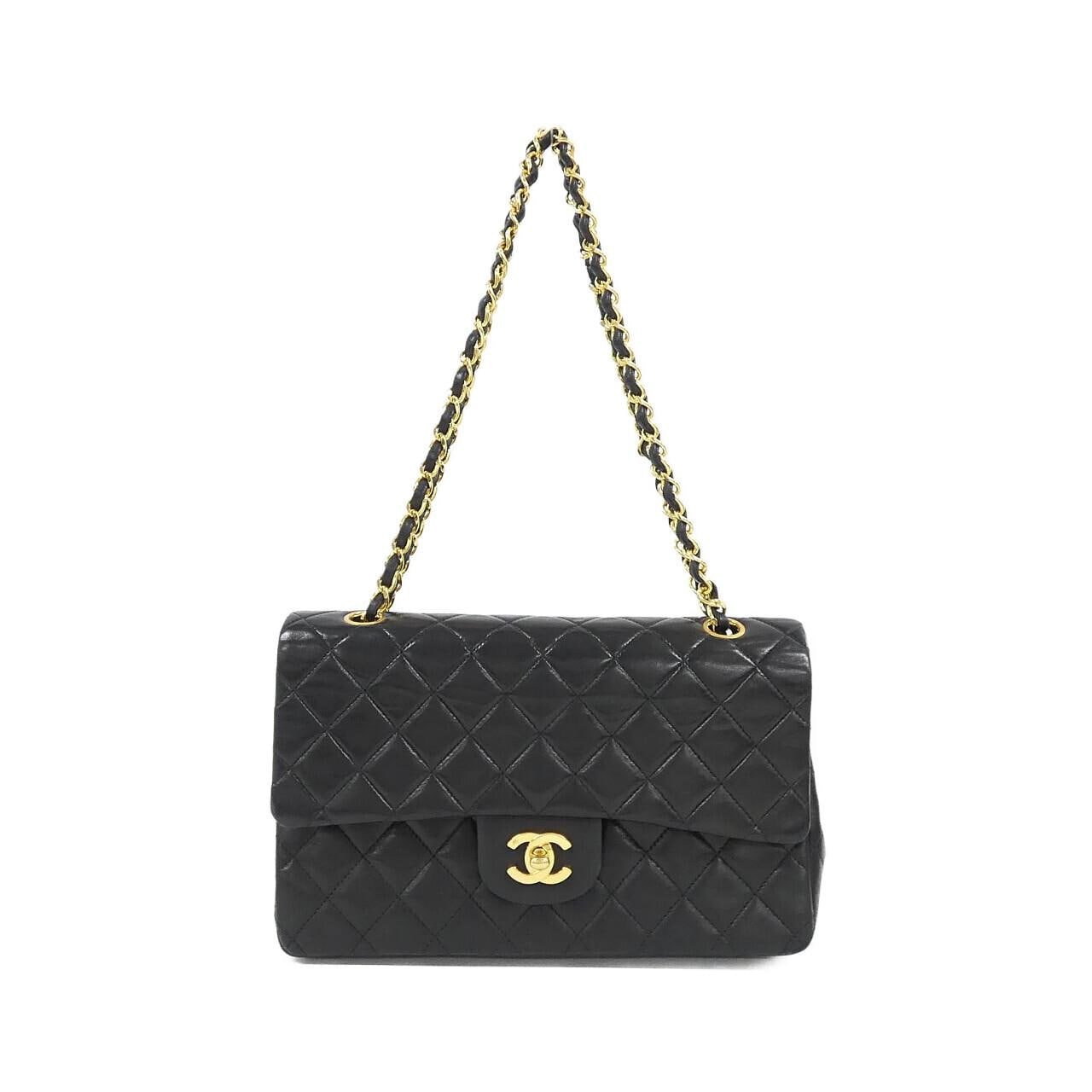 CHANEL Matelasse 1112 Shoulder Lambskin