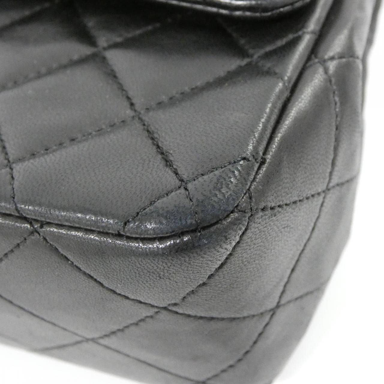 CHANEL Matelasse 1112 Shoulder Lambskin 3