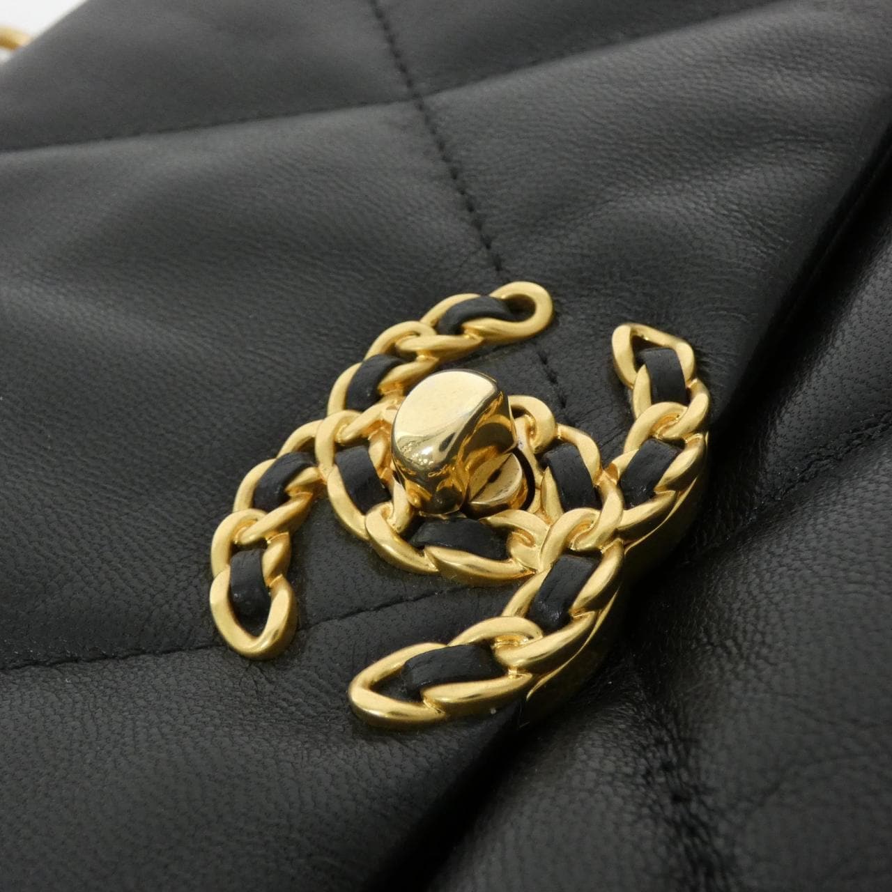 CHANEL Chanel 19 AS1160 肩背包 4