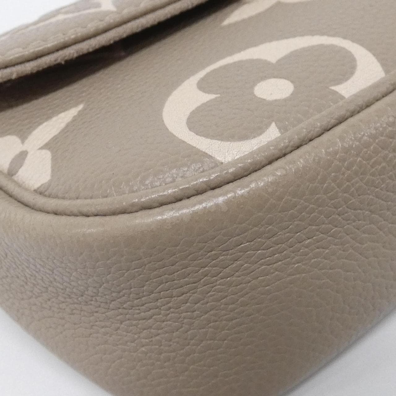 LOUIS VUITTON M82211 Shoulder Monogram 3