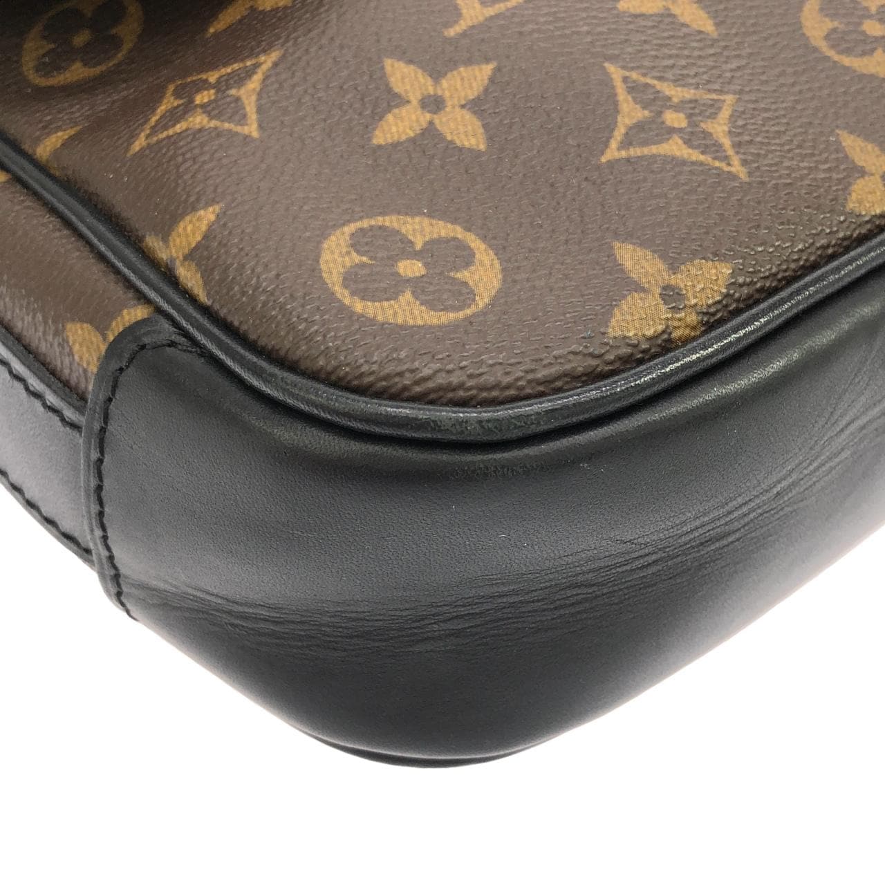 LOUIS VUITTON M56717 肩背包 Monogram 3