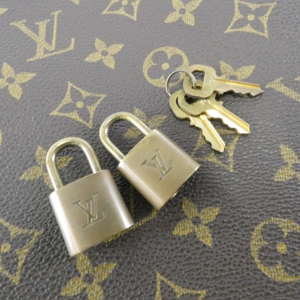 LOUIS VUITTON M41399 Boston Monogram 3