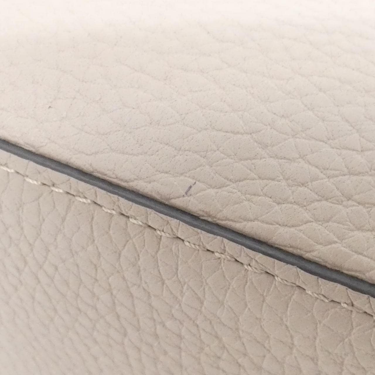LOUIS VUITTON Capucines M94634 Handbag 3