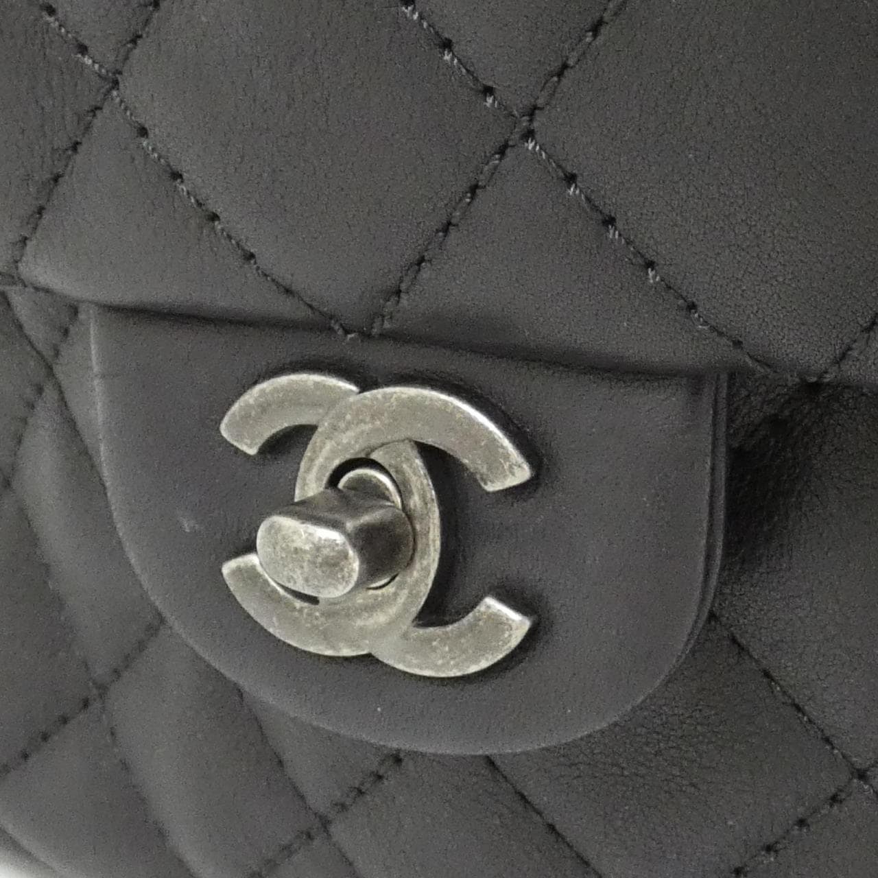 CHANEL 背包 4