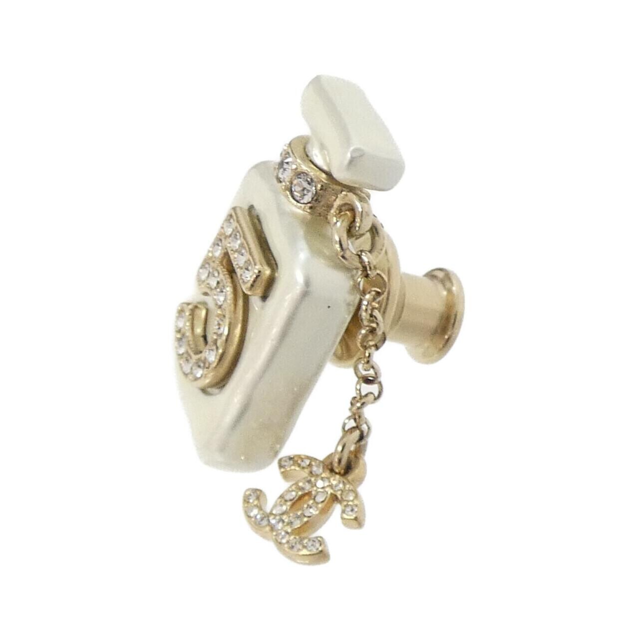 CHANEL Accessories 2