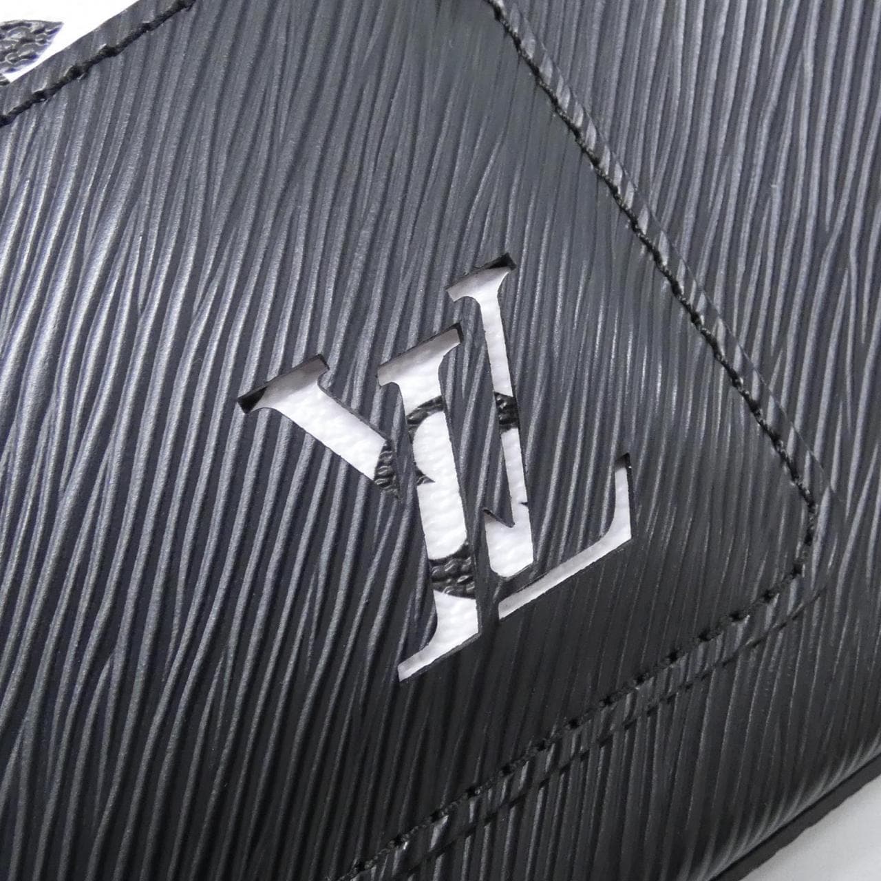 LOUIS VUITTON M80689 Shoulder Epi 4