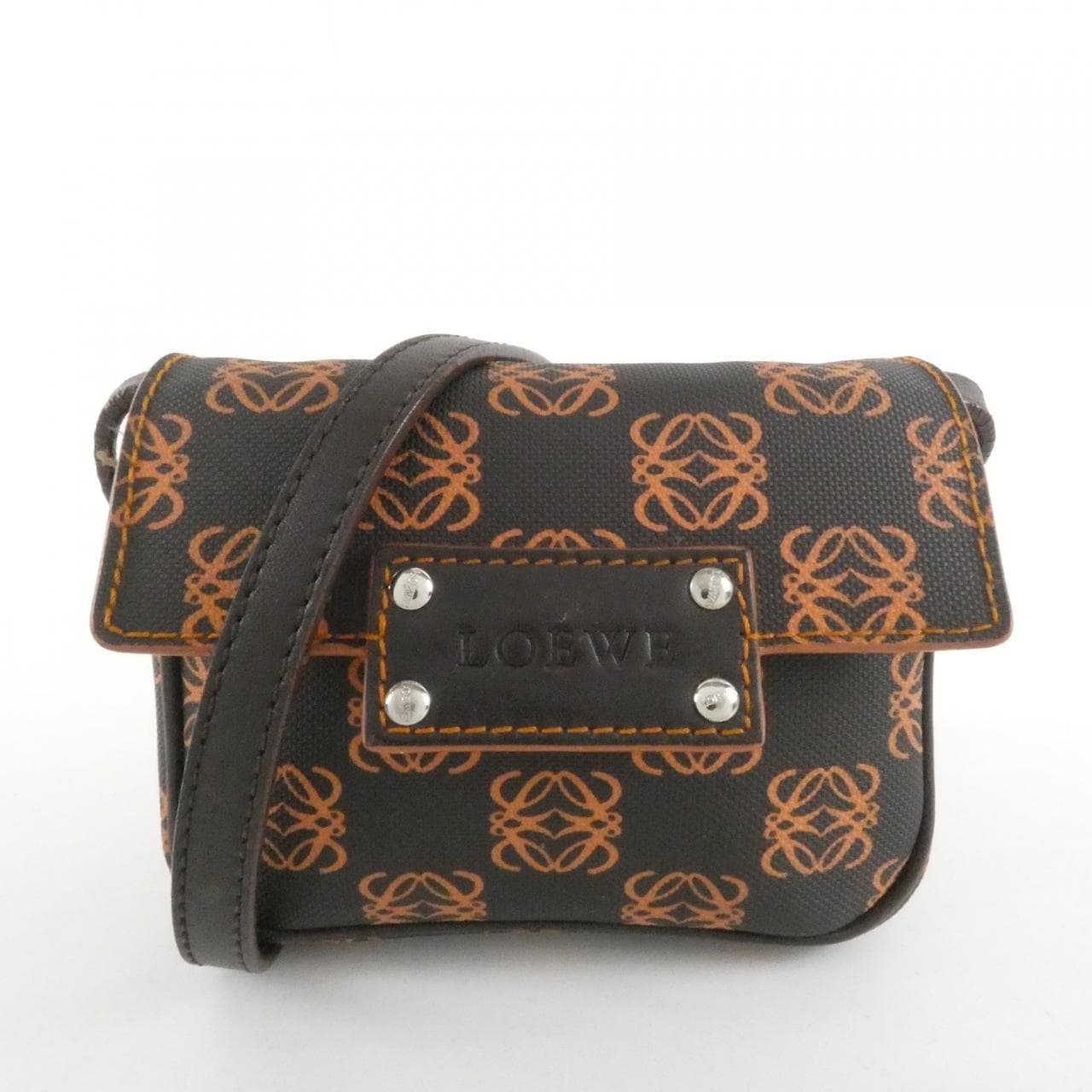 LOEWE 104 80 204 肩背包