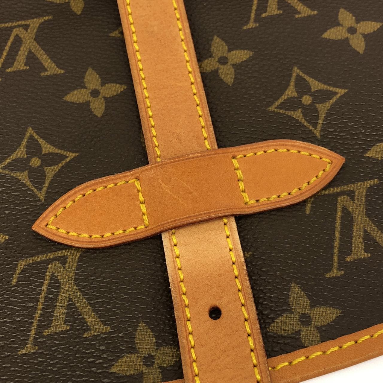LOUIS VUITTON Saumur M42256 肩背包 Monogram 4