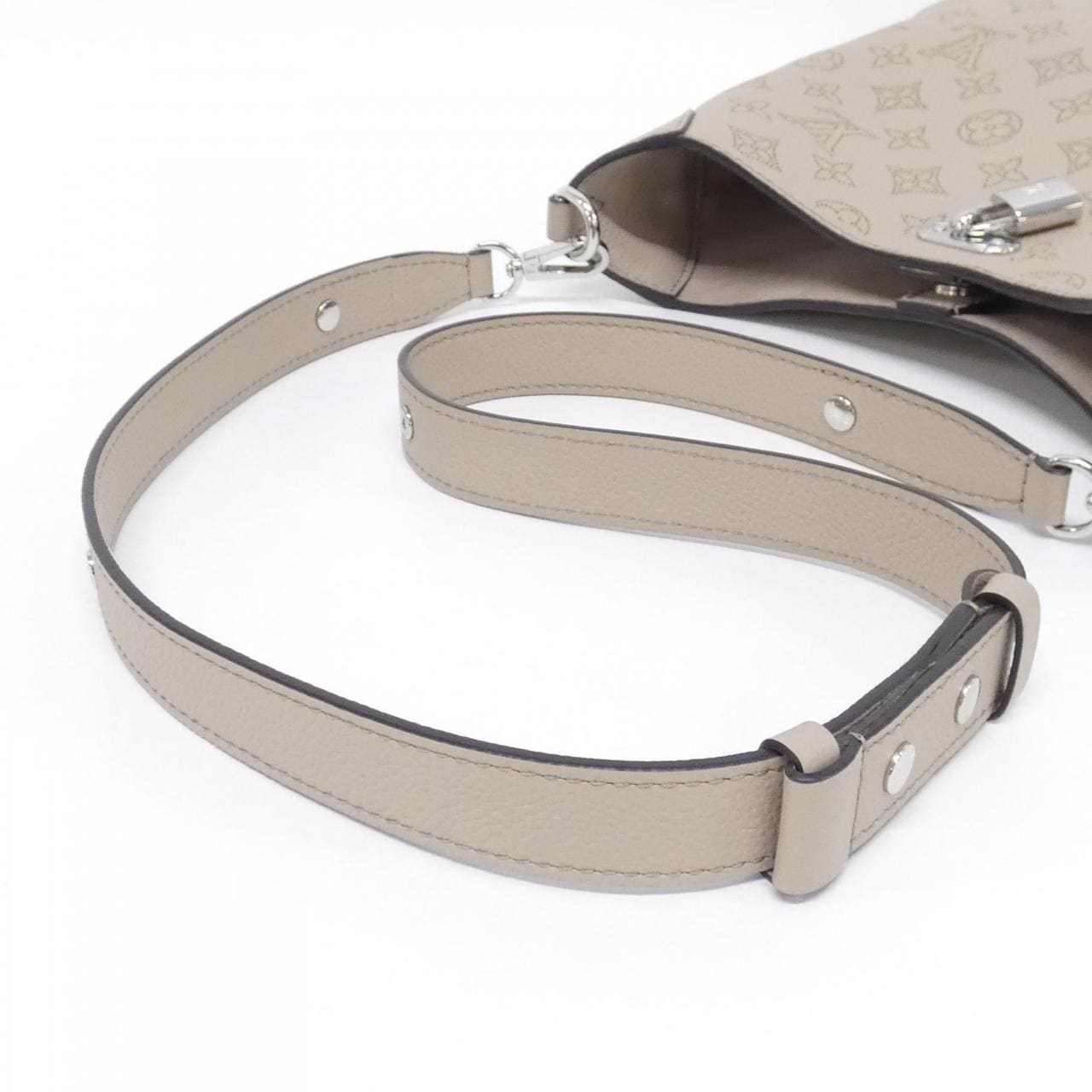 LOUIS VUITTON Mahina M14617 手提包 4