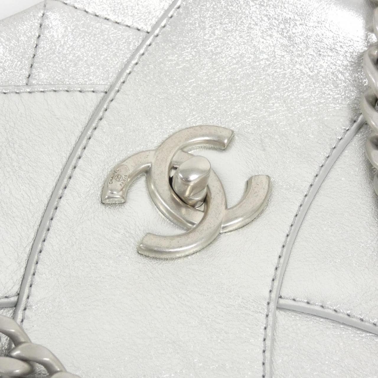 CHANEL Handbag 4