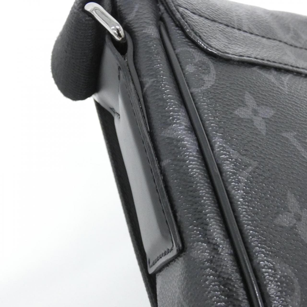 LOUIS VUITTON District M44000 肩背包 Monogram 4