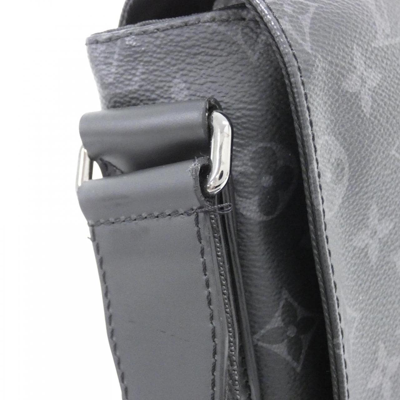 LOUIS VUITTON District M44000 肩背包 Monogram 5