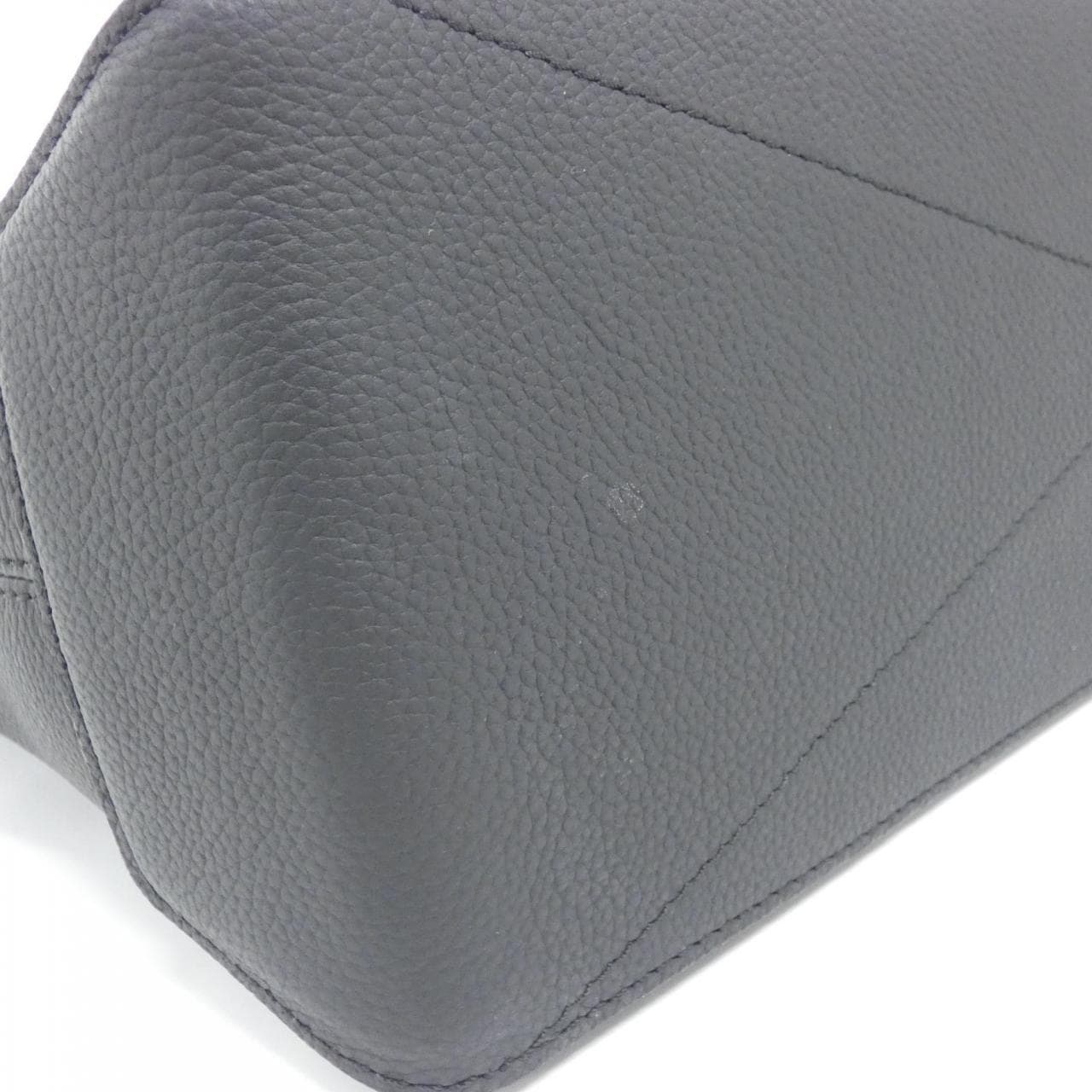 LOUIS VUITTON M22481 Tote Lambskin 3