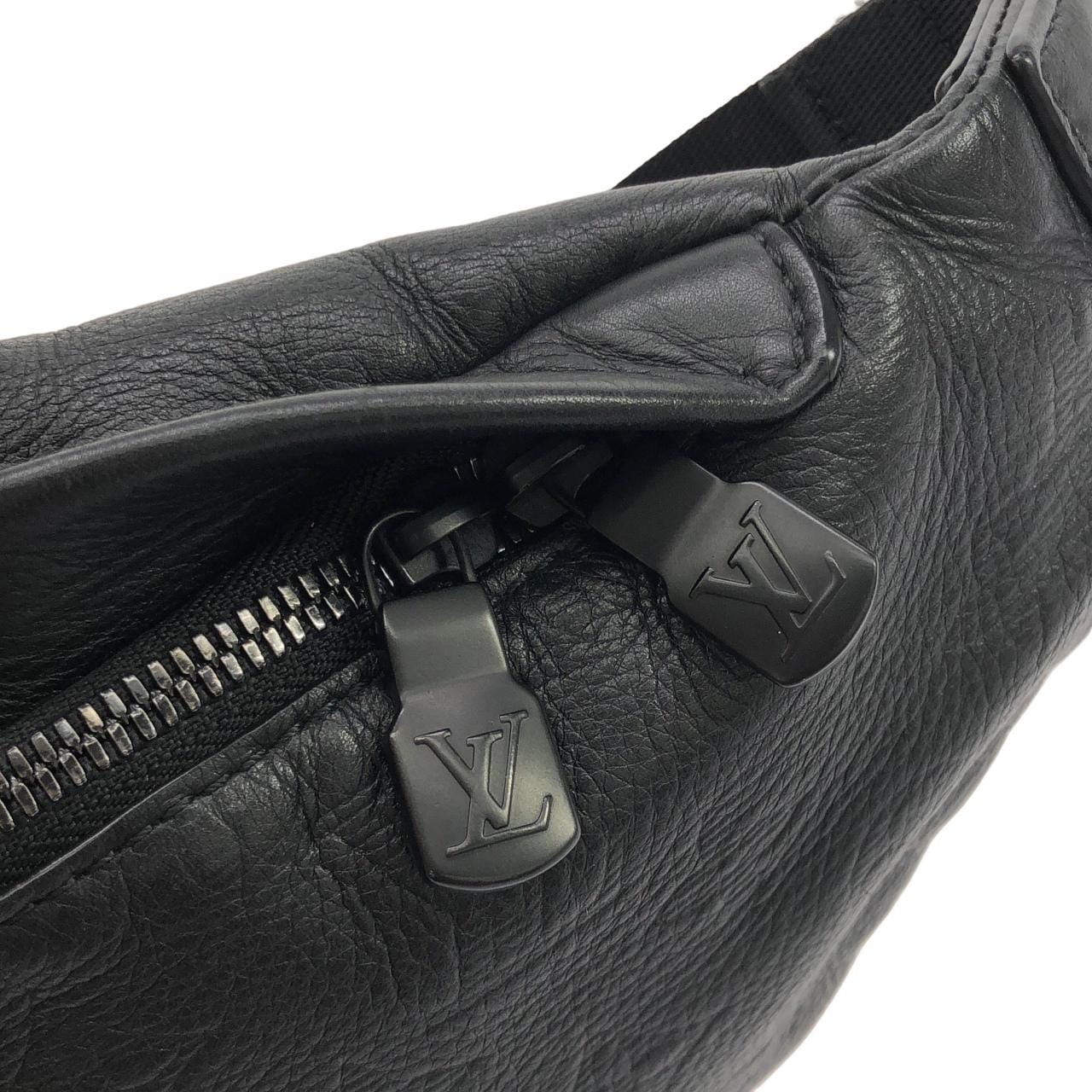 LOUIS VUITTON Discovery M44388 肩背包 Monogram 5