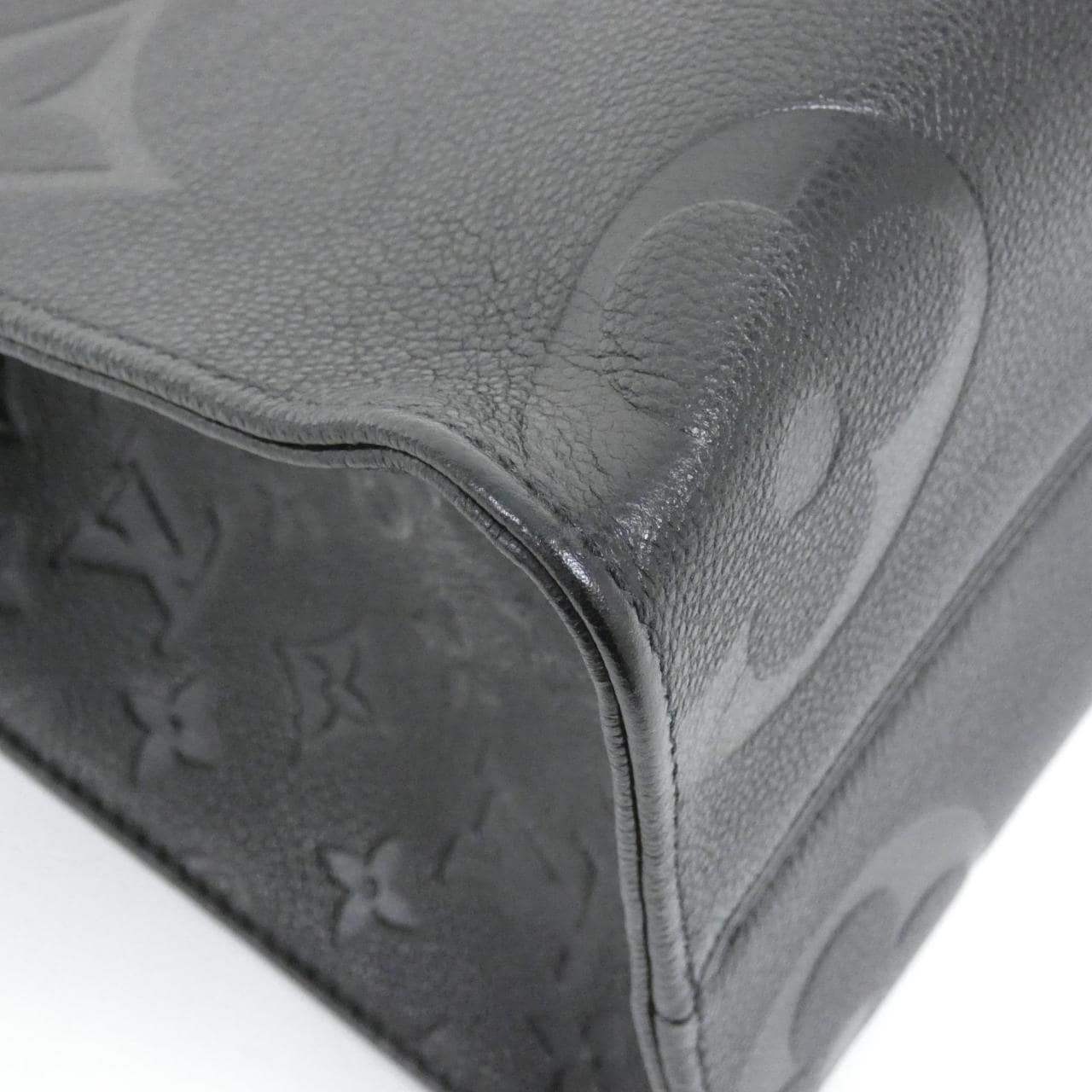 LOUIS VUITTON OnTheGo M45595 Handbag Monogram 2