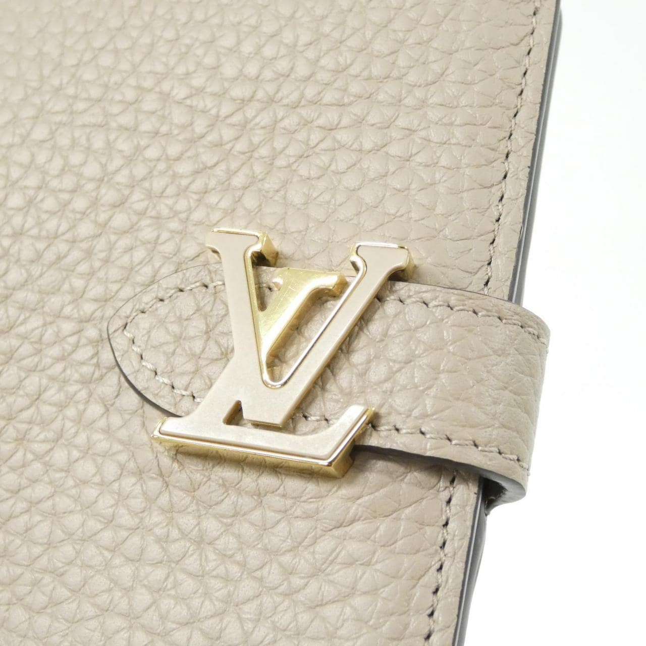 LOUIS VUITTON M82198 Wallet 3