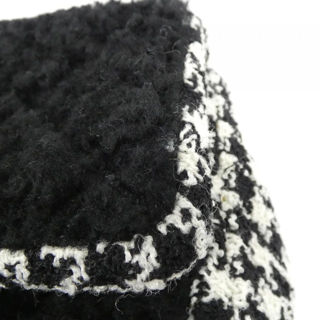 CHANEL Shoulder Tweed 4
