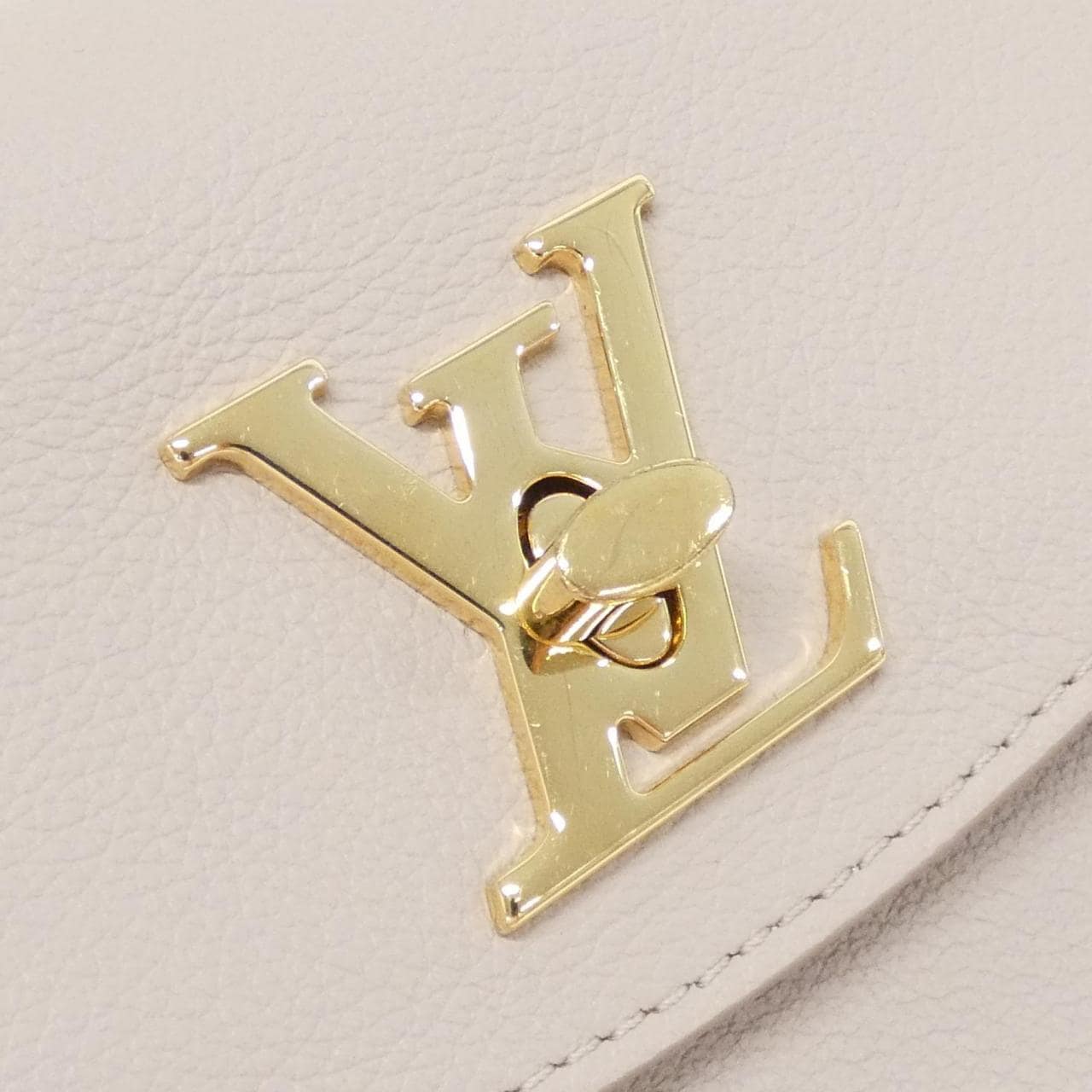 LOUIS VUITTON M21052 Handbag 4