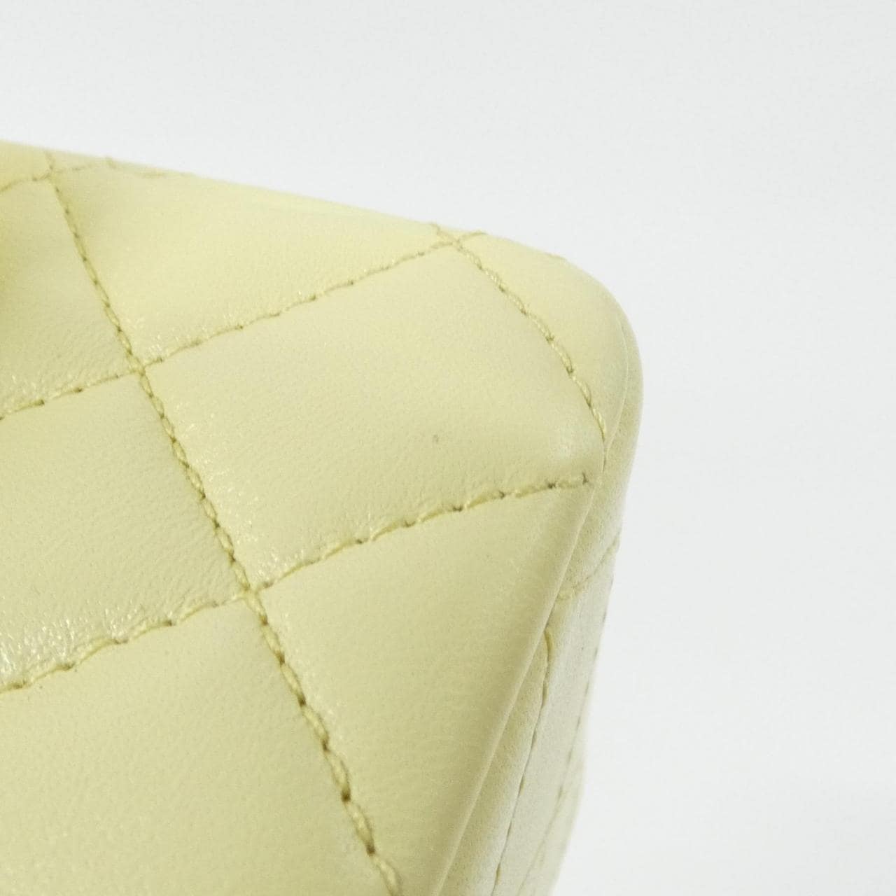 CHANEL AS5759 Shoulder Lambskin 4