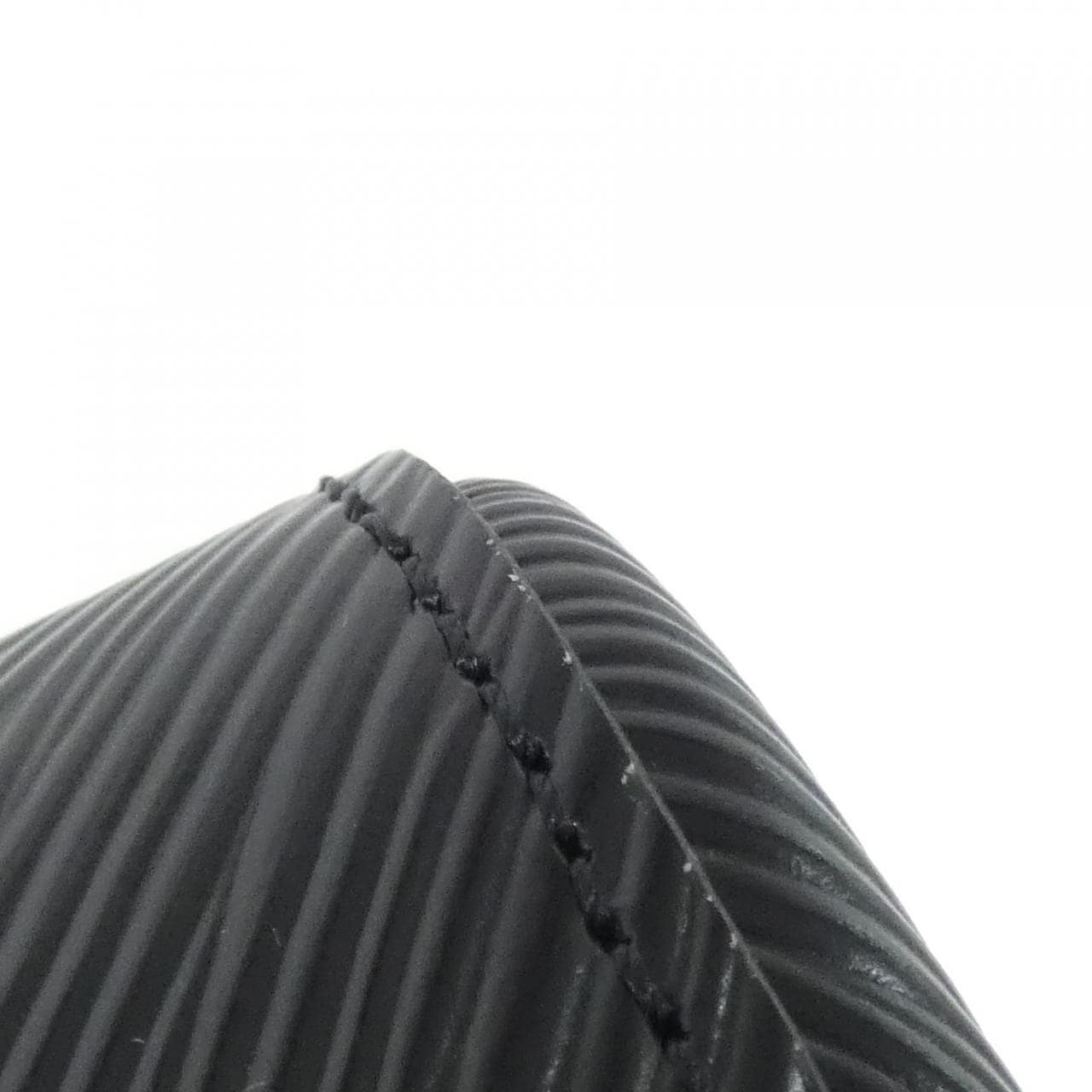 LOUIS VUITTON M20998 肩背包 Epi 3