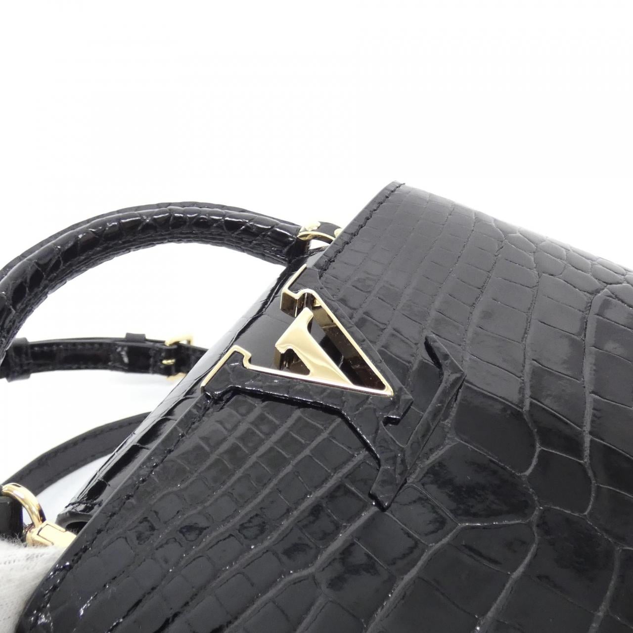 LOUIS VUITTON Capucines P01131 Handbag Leather 4