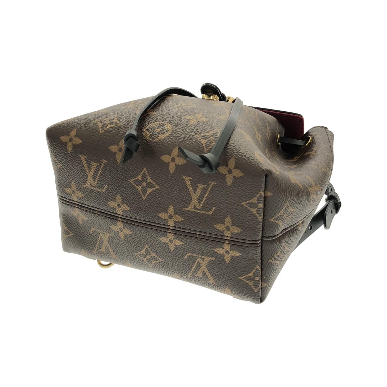 LOUIS VUITTON Montsouris M45516 背包 Monogram 3
