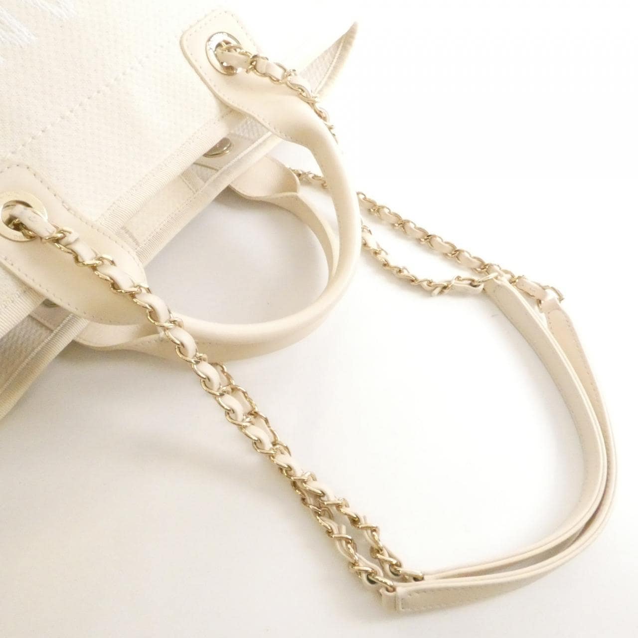 CHANEL Deauville AS3257 Handbag 4