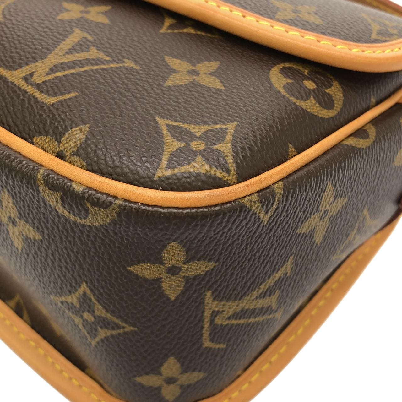 LOUIS VUITTON M42250 肩背包 Monogram 3