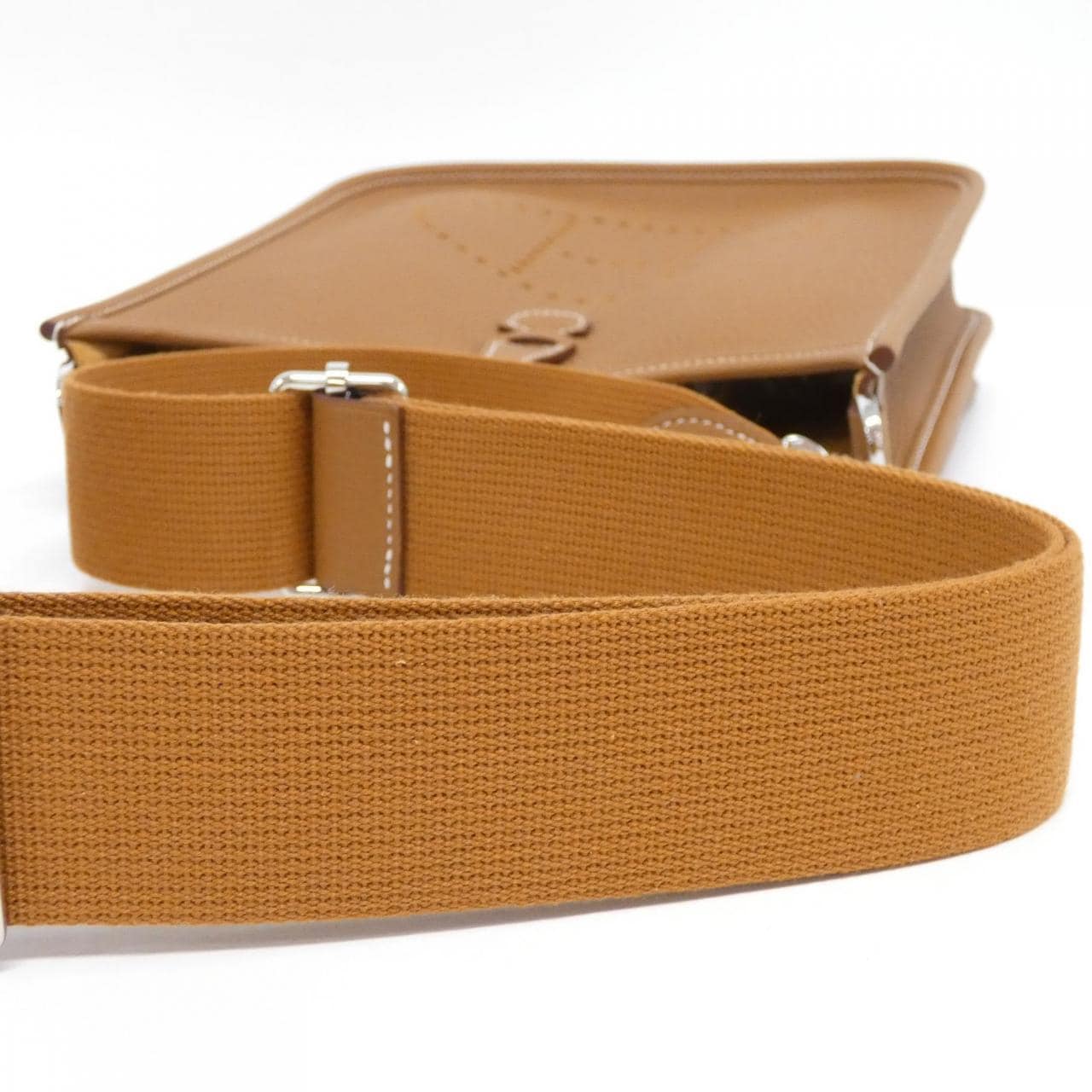 HERMES Evelyne 087941CK 肩背包 Clemence 4