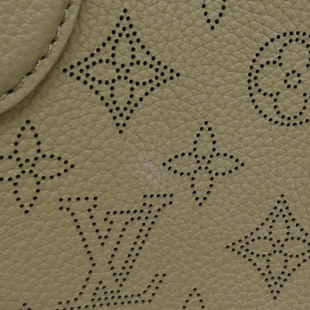 LOUIS VUITTON Mahina 手提包 5