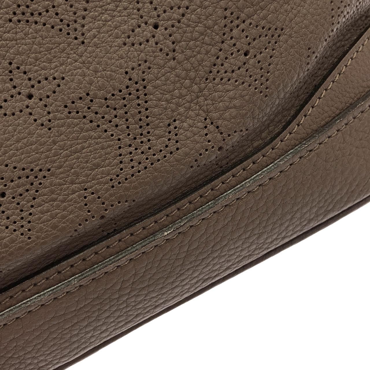 LOUIS VUITTON Mahina M93811 Handbag 4