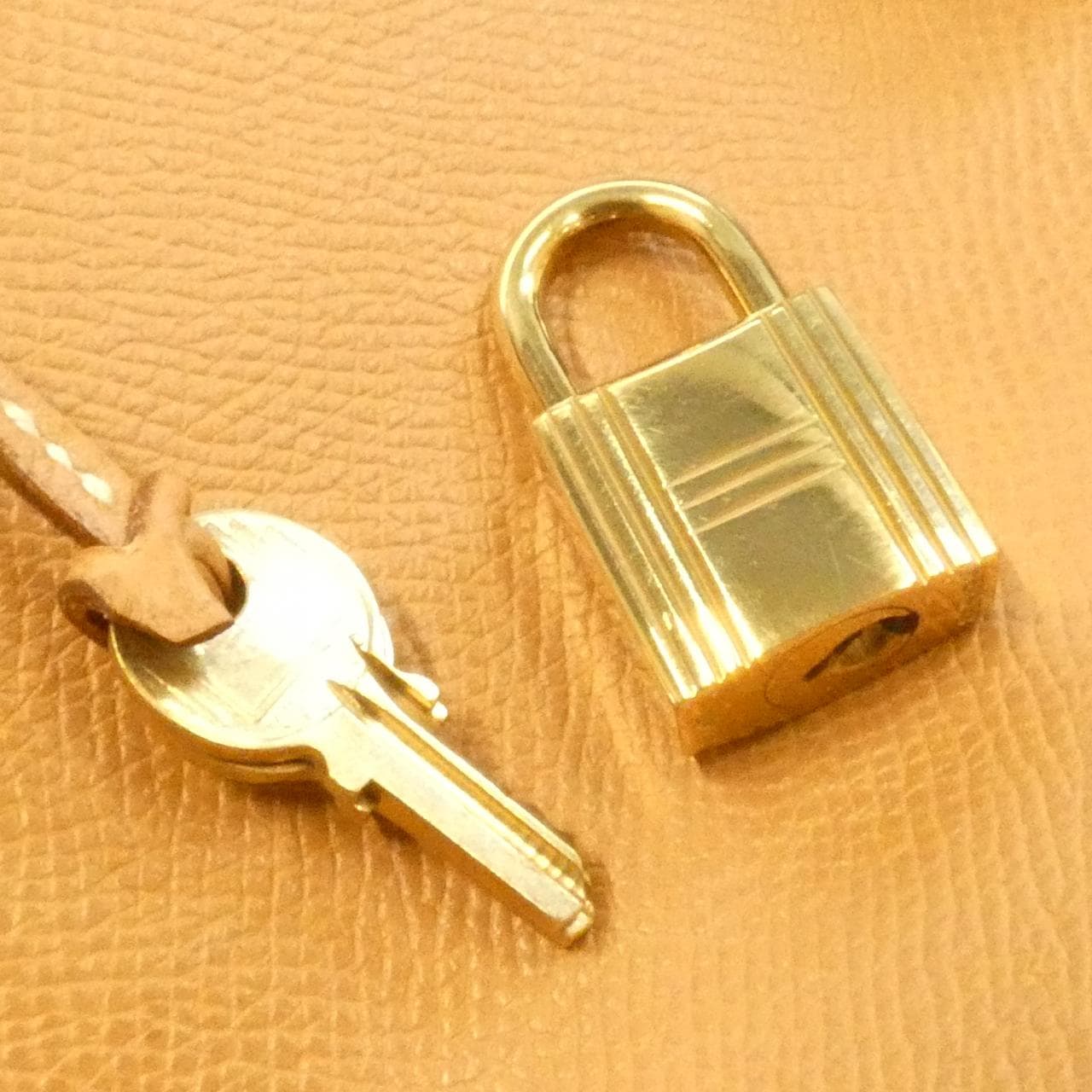 HERMES Bolide Handbag 4