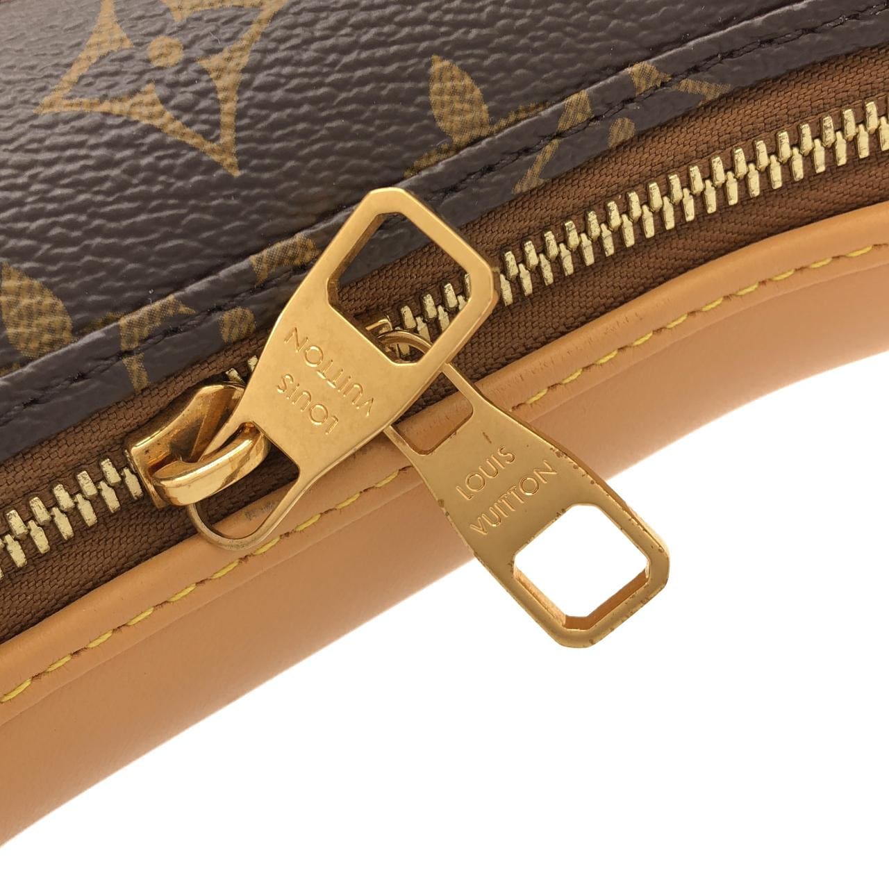 LOUIS VUITTON M12615 肩背包 Monogram 4