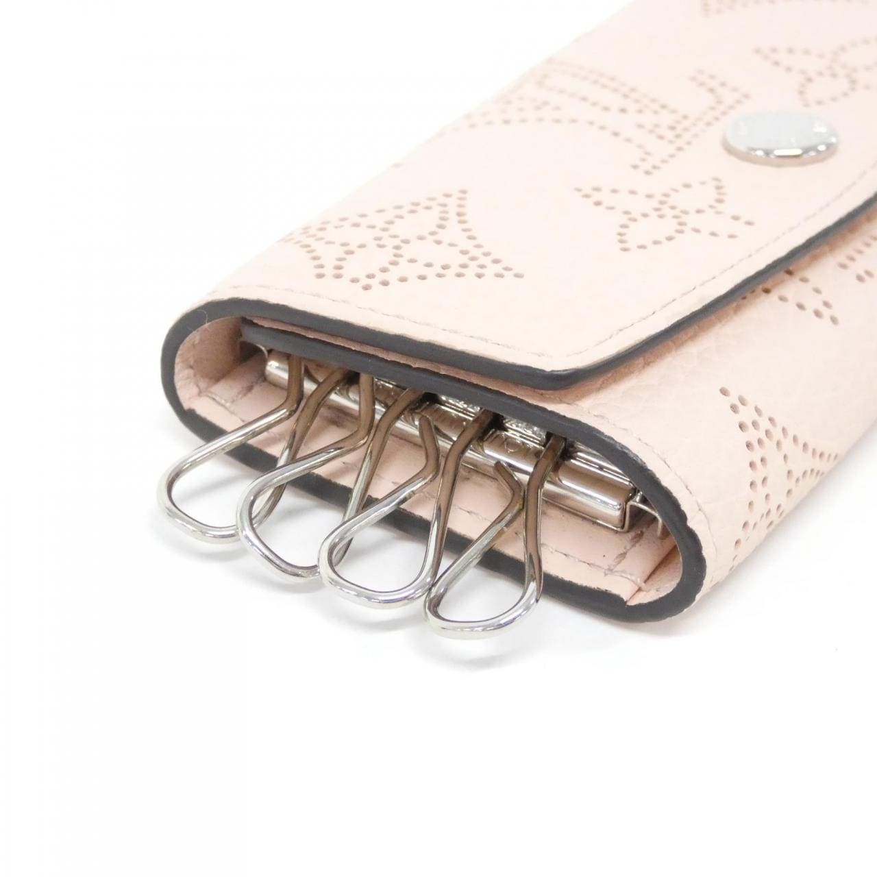 LOUIS VUITTON Mahina M82760 Key Case 2