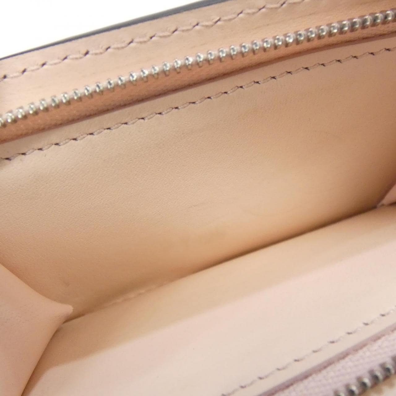 LOUIS VUITTON Mahina M82795 銀包 6