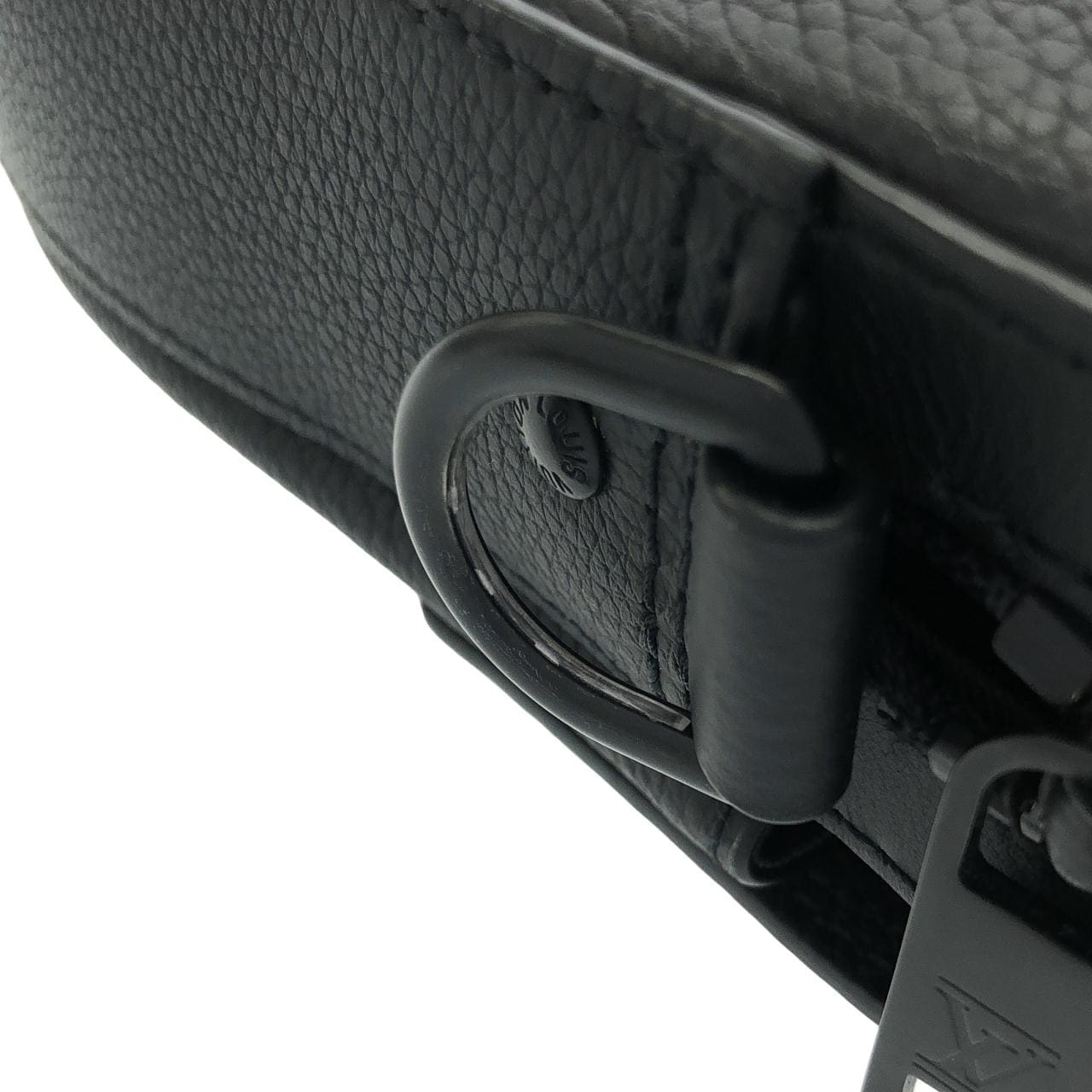 LOUIS VUITTON M22482 肩背包 羊皮 5