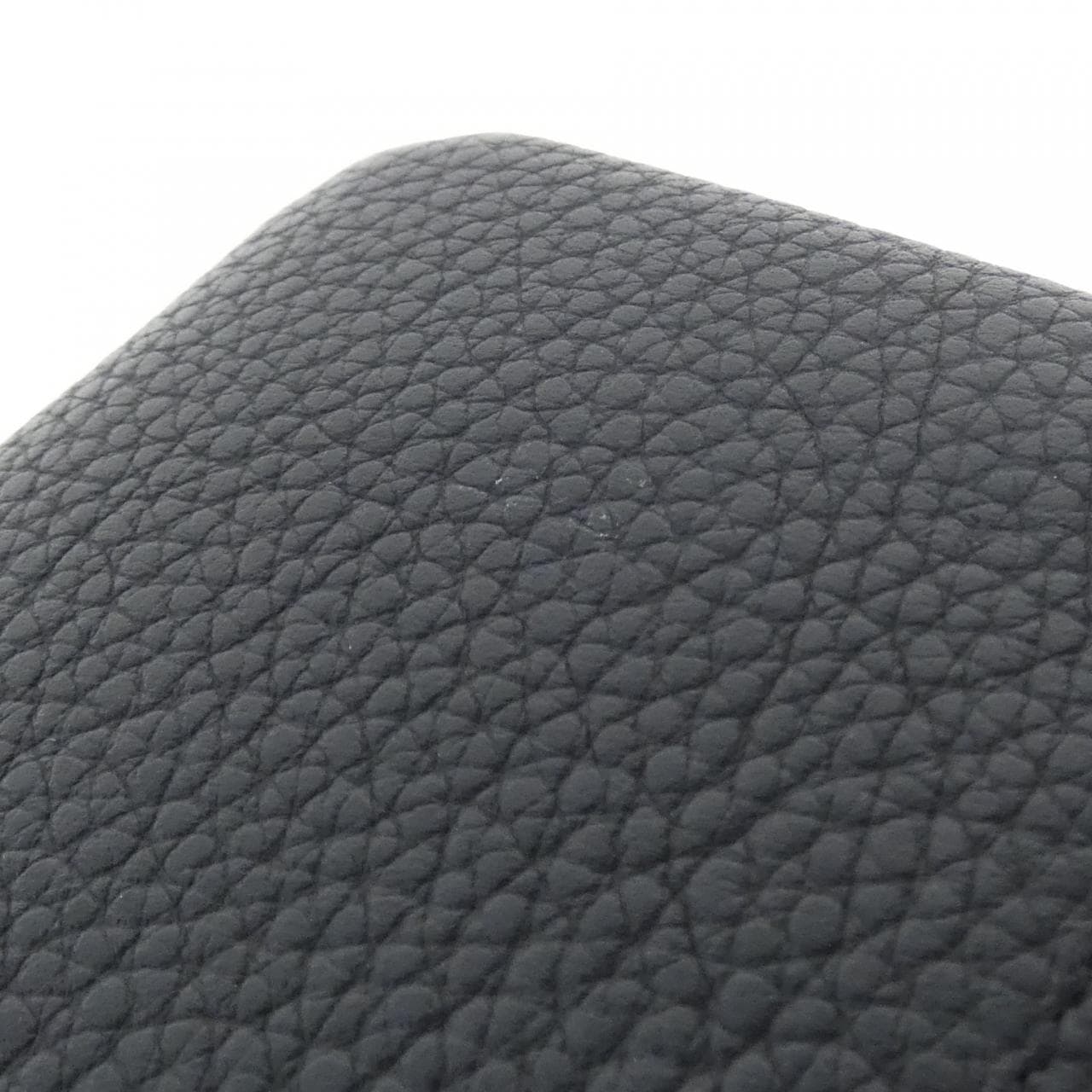 LOUIS VUITTON Pochette M81031 Coin Case Lambskin 3
