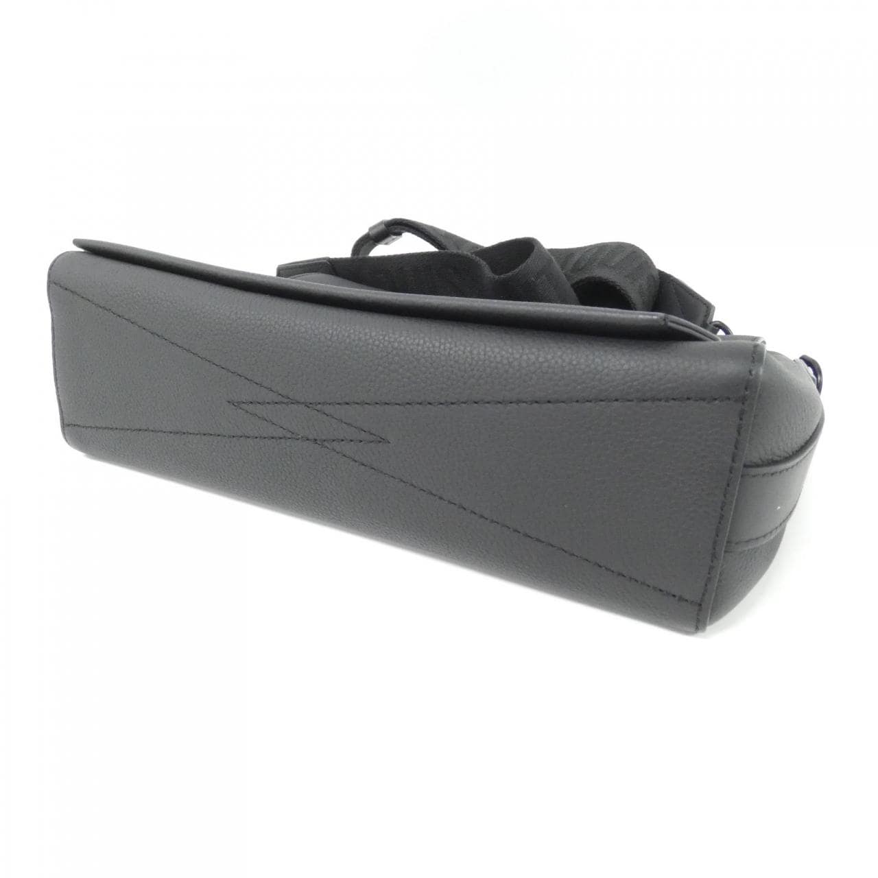 LOUIS VUITTON M57080 Shoulder Lambskin 3